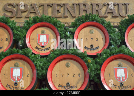 München, Deutschland. 21. September 2014.  Traditionellen Spatenbrau Bier Karren auf dem 181. Oktoberfest das fest zu feiern. Das Festival läuft vom 20 Sept. – Okt. 5 in München. Bildnachweis: Steven Jones/Alamy Live-Nachrichten Stockfoto