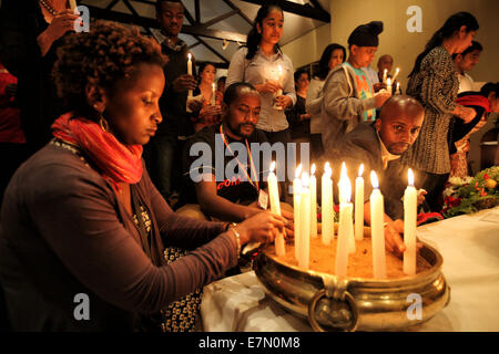 Nairobi, Kenia. 21. Sep, 2014. Menschen versammeln sich im National Museum, des ersten Jahrestages der Westgate Einkaufszentrum Angriff verursacht 67 Todesfälle in Nairobi, der Hauptstadt Kenias, am 21. September 2014. Bildnachweis: Zhou Xiaoxiong/Xinhua/Alamy Live-Nachrichten Stockfoto