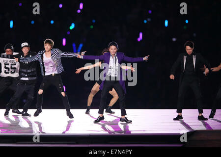 JYJ, 19. September 2014: Eröffnungsfeier am Incheon Asiad Hauptstadion während der 2014 Incheon asiatische Spiele in Incheon, Südkorea. © YUTAKA/AFLO SPORT/Alamy Live-Nachrichten Stockfoto