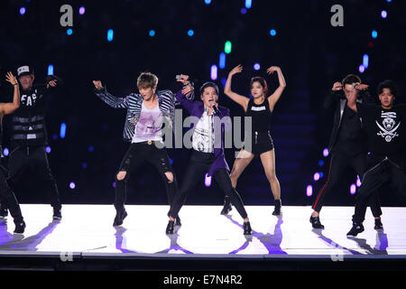 JYJ, 19. September 2014: Eröffnungsfeier am Incheon Asiad Hauptstadion während der 2014 Incheon asiatische Spiele in Incheon, Südkorea. © YUTAKA/AFLO SPORT/Alamy Live-Nachrichten Stockfoto