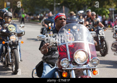 African-American Harley Davidson Motorrad-Fahrer - USA Stockfoto
