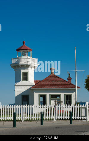 Mukilteo Lighhouse (gegr. 1906) an den Ufern des Puget Sound, Mukilteo, Washington, USA Stockfoto