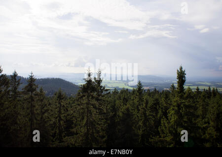 Novohradske Gebirge, Blick vom Aussichtsturm Kuh Berg, Kravi Hora, Kuhberg, in der Nähe von Hojna Voda Dorf, Region Ceske Budejovice, Tschechische Republik, 7. September 2014. (CTK Foto/Libor Sojka) Stockfoto