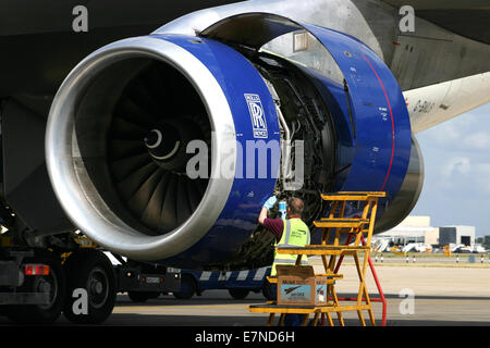 MOTOR WARTUNG ROLLS-ROYCE FLUGZEUG BOEING 747 Stockfoto