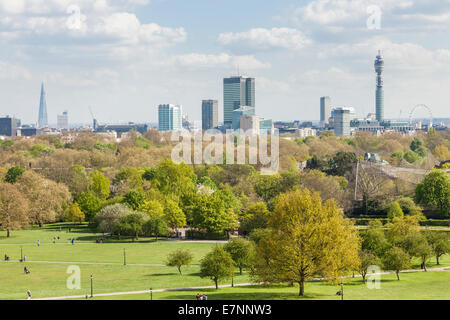 Ein Blick auf die Skyline von London von Primrose Hill, London, England, UK Stockfoto