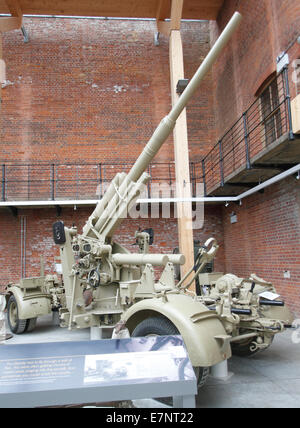 Der berühmte deutsche WWII 88mm Flak Gun - Pistole Flak 8,8 cm 37 Fort Nelson Stockfoto