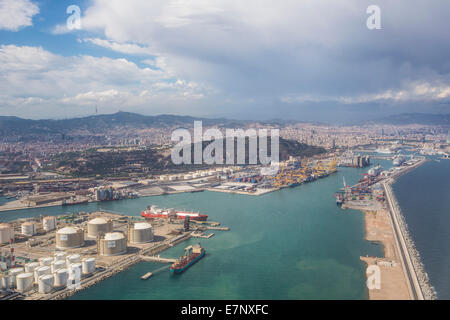 Antenne, Barcelona, Katalonien, Stadt, Krane, Hafen, Montjuich, Panorama, port, Spanien, Tibidabo, Industrie, Tanks Stockfoto