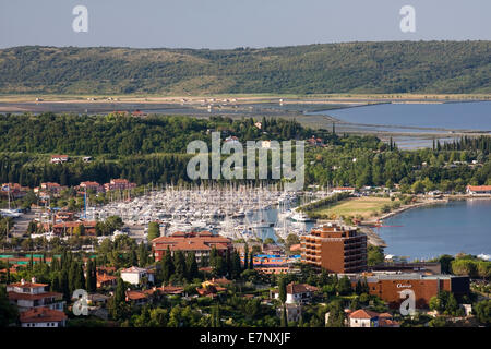 Adria, Adria, alte Städte, Old Town, Anker, Balkan, Boote, Europa, Izola, Marina, Portoroz Istrien, Schiffe, Segelboote, sa Stockfoto