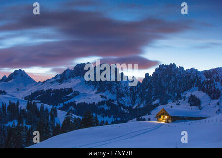 Gastlosen, Almhütte, Jaunpass, Berg, Berge, Hütte, Haus, Almhütte, Winter, Kanton Bern, Kanton, FR, Freiburg, Fre Stockfoto