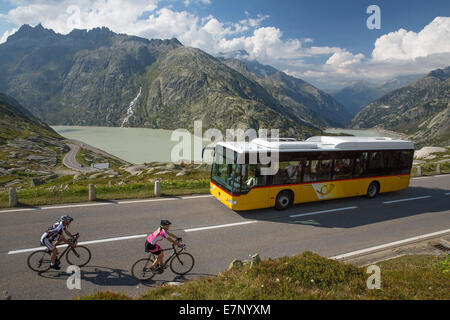 PostAuto, Fahrrad fahren, Grimselpass, Gletscher, Eis, Moräne, Fahrrad, Fahrräder, Fahrrad, Reiten ein Fahrrad, Rennrad, Canto Stockfoto