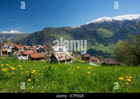 Domleschg, Präz, Heinzenberg, Piz Beverin, Domleschg GR, Kanton Graubünden, Graubünden, Frühling, Berg, Berge, Dorf, Swi Stockfoto