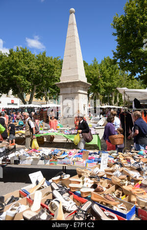 Frankreich, Europa, Provence-Alpes-Côte d ' Azur, Saint-Maximin-la-Sainte-Baume, Markt, Flohmarkt, Stockfoto