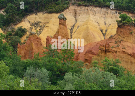 Europa, Frankreich, Provence-Alpes-Côte d ' Azur, Provence, Le Colorado Provencal de Rustrel, Vaucluse, Ocker, Canyon, Natur, Landschaften Stockfoto