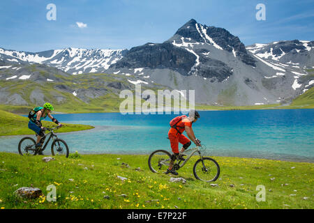 Münster-Tal, GR, Mountainbiker, Lai da Rims, Piz dal Lai, Berg, Berge, Bergsee, Mountainbike, Fahrrad, Fahrrad, Stockfoto