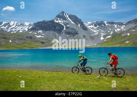 Mountainbiker, Lai da Rims, Piz dal Lai, Berg, Berge, Bergsee, Mountainbike, Fahrrad, Fahrrad, Fahrräder, Fahrrad, Ridi Stockfoto