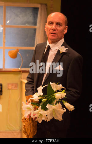 Gespenst aus ein perfektes Hotel, Arcola Theatre, Hackney, London. Michael fest als Travis Flut. Stockfoto