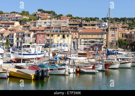 Europa, Frankreich, Provence-Alpes-Côte d ' Azur, Provence, Cassis, Hafen, Hafen, Mittelmeer, Boote Stockfoto