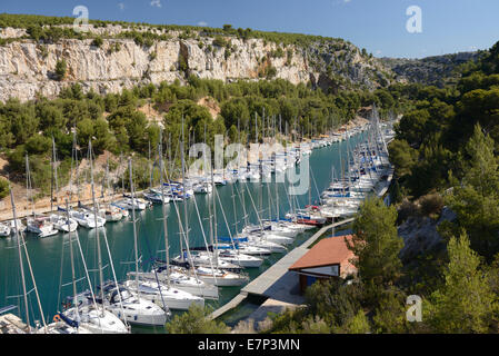 Europa, Frankreich, Provence-Alpes-Côte d ' Azur, Provence, Cassis, Calanque, Boote, Hafen, Marina, Küste, Küste, Mittelmeer, ich Stockfoto