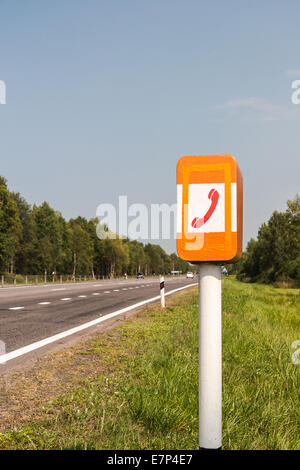 SOS Telefon unterwegs Stockfoto