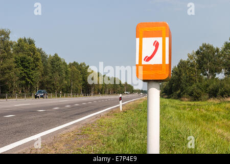 SOS Telefon unterwegs Stockfoto