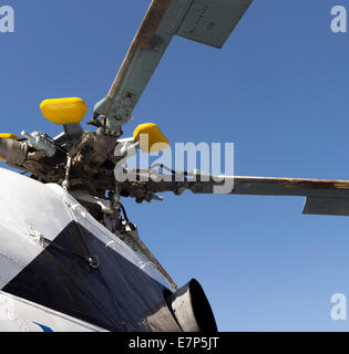 zivilen Hubschrauber Motor Mechanismus Detail. Teil des Kopters propeller Stockfoto