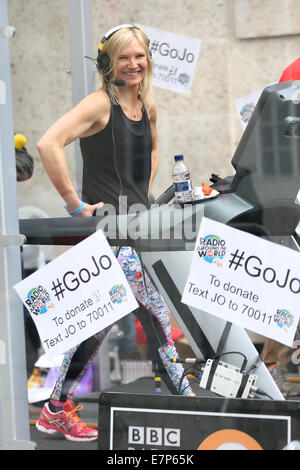 Jo Whiley einen 26-Stunden-Laufband-Marathon zu laufen, für den Sport Relief mit: Jo Whiley wo: London, Vereinigtes Königreich bei: 20. März 2014 Stockfoto