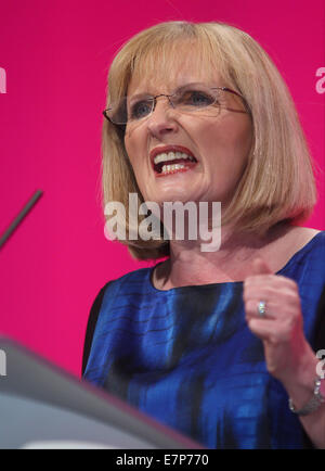 MARGARET CURRAN MP Schatten SECRETARY OF STATE FOR 22. September 2014 MANCHESTER Stadtzentrum von MANCHESTER ENGLAND Stockfoto