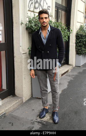 Blogger Mariano Di Vaio Ankunft bei der Missoni Frühjahr/Sommer 2015-Modenschau in Mailand, Italien - 19. September 2014 - Foto: Start-und Landebahn Manhattan/Paolo Diletto/Picture Alliance Stockfoto