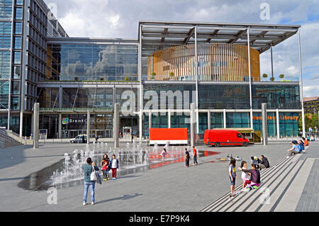 Brent Stadthalle und Bibliothek Wembley, London Borough of Brent, London, England, Vereinigtes Königreich Stockfoto