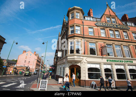 Bahnhof und Carrington Street Kreuzung in Nottingham City, England UK Stockfoto