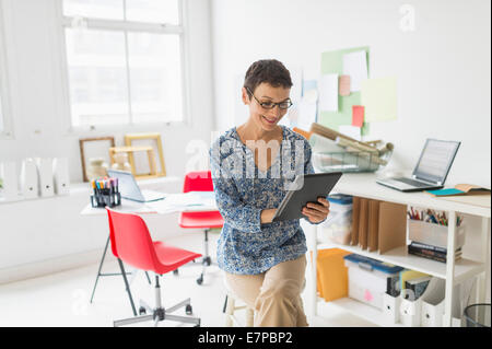 Frau arbeitet im home-office Stockfoto