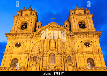 Peru, Cuzco, niedrigen Winkel der Fassade der Kirche der Jesuiten Stockfoto