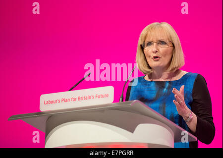 Manchester, UK. 22. September 2014. Margaret Curran, Schatten Staatssekretär für Schottland, befasst sich das Auditorium am zweiten Tag von der Labour Party Jahreskonferenz statt auf Manchester Central Convention Complex Credit: Russell Hart/Alamy Live News. Stockfoto