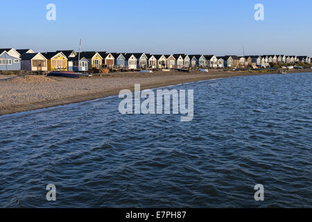 Hölzerne Strandhütten auf Hengistbury Head in der Nähe von Mudeford in Christchurch Stockfoto