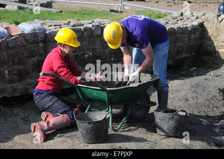 Ausgegrabenen Reste an Vindolanda, ein Roman Auxiliary Fort und zugehörigen Stadt in der Nähe der Hadrianswall in Nordengland. Stockfoto