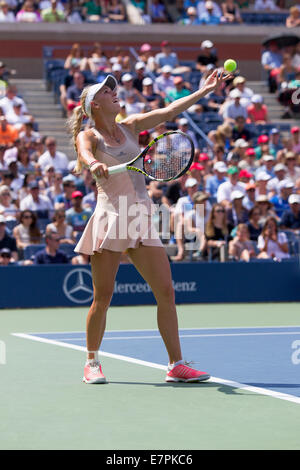 Flushing Meadows, New York, USA. 31. August 2014. Caroline Wozniacki (DEN) besiegt Maria Sharapova (RUS) im 4. Runde Aktion in den USA Stockfoto