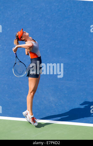 Flushing Meadows, New York, USA. 31. August 2014. Maria Sharapova (RUS) in der 4. Runde Maßnahmen auf die US Open Tennis Championships. Stockfoto