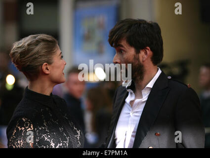 London, UK, 22. September 2014: Rosamund Pike und David Tenant besuchen die was haben wir auf unserem Urlaubsfilm Premiere am Odeon Stockfoto