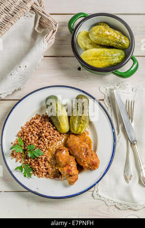 Nachkommen von Rindfleisch mit Gewürzgurken Stockfoto