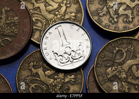 Münzen der Tschechischen Republik. St. Wenzels-Krone in der Tschechische 1 Krone-Münze abgebildet. Stockfoto