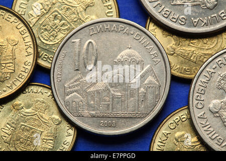 Münzen von Serbien. Kloster Studenica in Serbien in der serbischen zehn Dinar-Münze abgebildet. Stockfoto