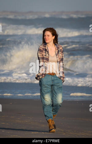 Alec Baldwin und Julianne Moore am Set von "Still Alice" auf Long Island, NY Featuring: Julianne Moore wo: New York, New York, Vereinigte Staaten von Amerika bei: 20. März 2014 Stockfoto