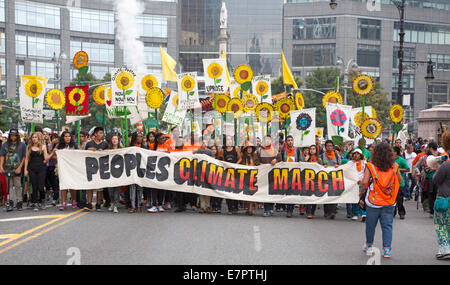 New York, New York USA - 21. September 2014 - Hunderte von Tausenden trat der "Volksrepublik Klima Marsch" auf Nachfrage dringend Maßnahmen gegen die Bedrohung des Klimawandels. Bildnachweis: Jim West/Alamy Live-Nachrichten Stockfoto