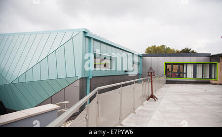 Ysgol Twm o'r Nant, Denbigh - neuen Erweiterungsbau der Grundschule am Tag offiziellen Eröffnung Stockfoto