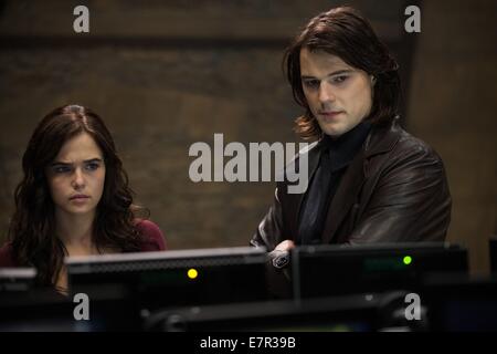 Vampire Academy Jahr: Großbritannien/USA 2014 Regie: Mark Waters Zoey Deutch, Danila Kozlovsky Stockfoto