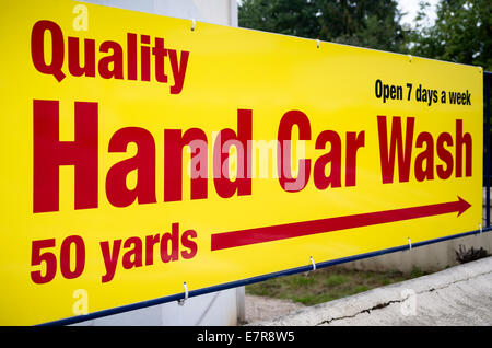 Wegweiser für einen qualitativ hochwertigen Hand Car Wash Service in Großbritannien Stockfoto