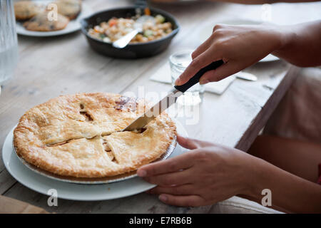 Ein Familientreffen für eine Mahlzeit. Stockfoto