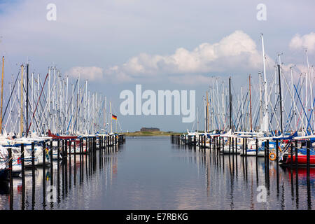 Yachten in der Marina in Heiligenhafen. Stockfoto