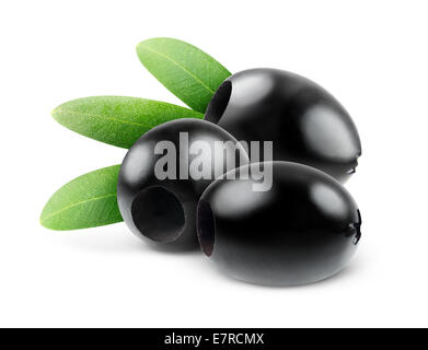 Entsteinte schwarze Oliven, isoliert auf weiss Stockfoto