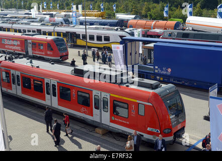 Berlin, Deutschland. 23. Sep, 2014.  Besucher-Züge an der Bahntechnik Handel Messe Innotrans in Berlin, Deutschland, 23. September 2014. InnoTrans kann von der Öffentlichkeit zwischen 23 und 216 September 2014 besichtigt werden. Bildnachweis: Dpa picture Alliance/Alamy Live News Stockfoto